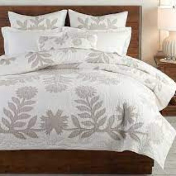 Pottery Barn Bedding Pottery Barn Lilo Handcrafted Cotton Quilt